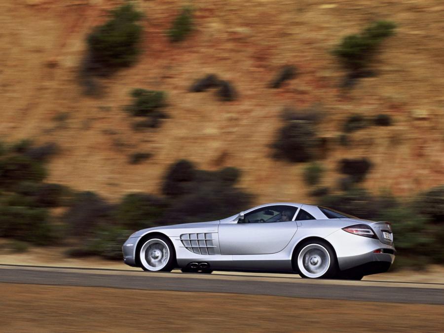  Mercedes-Benz SLR McLaren 2004 года  (фото 52 из 175)